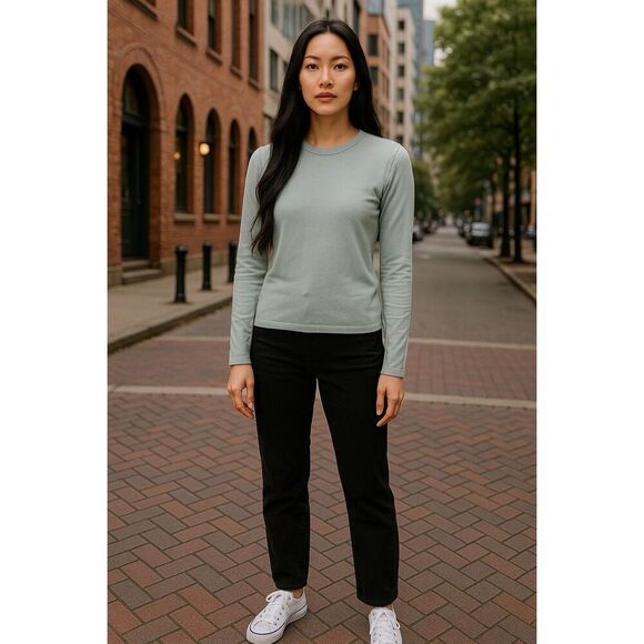 Carlisle Silk Blend Long-Sleeve Light Blue Sweater Women's Round Neck Sz M - Picture 1 of 7